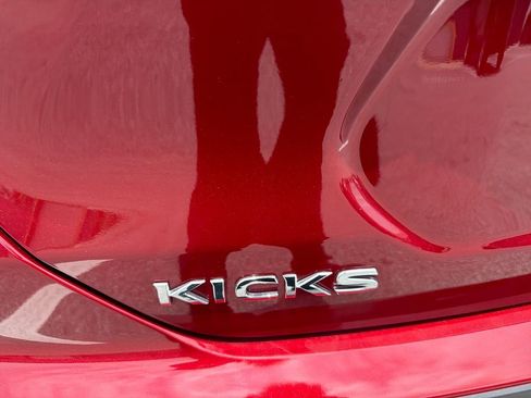 Used 2024 Nissan Kicks SR w/ SR Premium Package FWD image 19