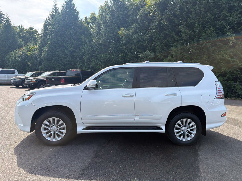 Used 2017 Lexus GX 460 Premium w/ Premium Package AWD/4WD image 3