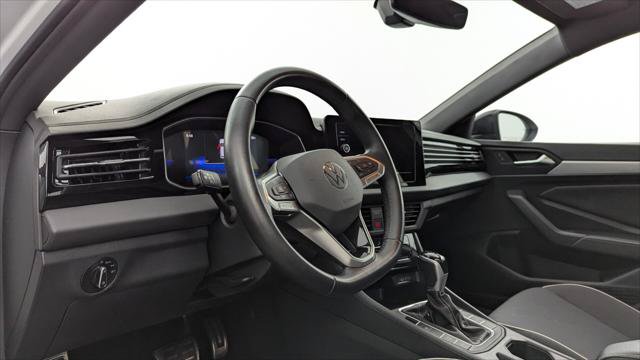 Used 2025 Volkswagen Jetta Sport FWD image 19