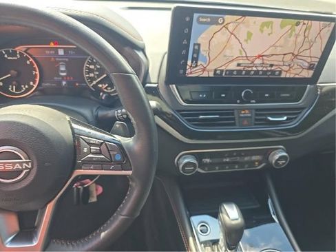 Used 2023 Nissan Altima 2.0 SR FWD image 6