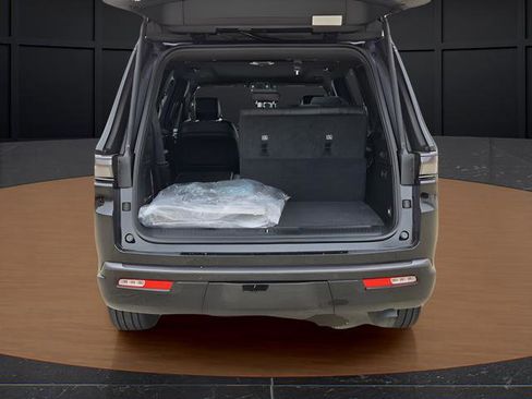 New 2026 Jeep Grand Wagoneer Limited image 8