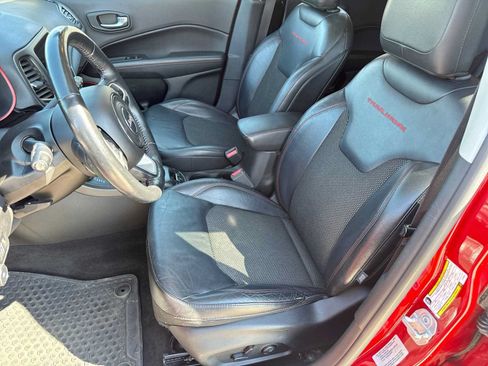 Used 2018 Jeep Compass Trailhawk w/ Cold Weather Group AWD/4WD image 15