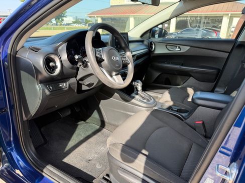Used 2021 Kia Forte LXS FWD image 13