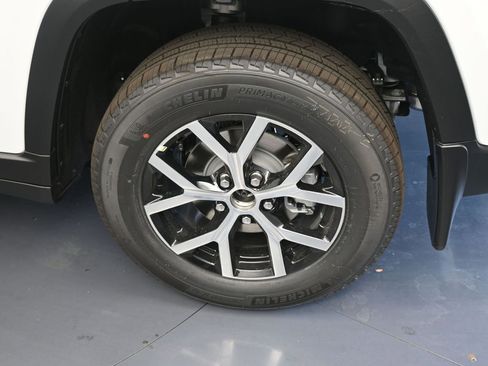 New 2025 Jeep Grand Cherokee Limited w/ Luxury Tech Group II image 10