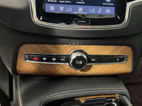 Certified 2024 Volvo XC90 B6 Plus w/ Protection Package Premier AWD/4WD image 17