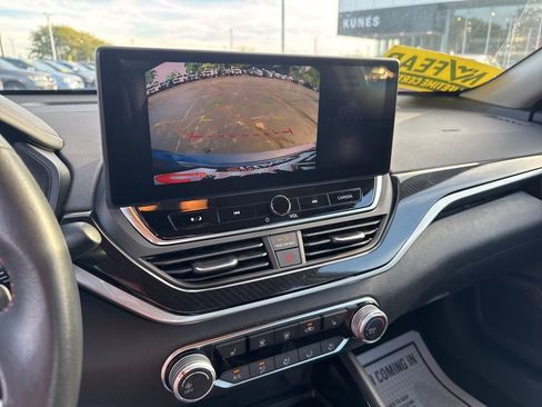 Used 2024 Nissan Altima 2.5 SR w/ SR Premium Package image 24