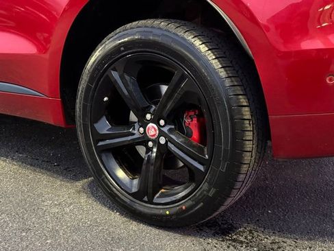 Used 2019 Jaguar F-PACE S image 23