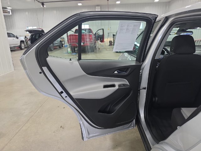 Used 2020 Chevrolet Equinox LS FWD image 24