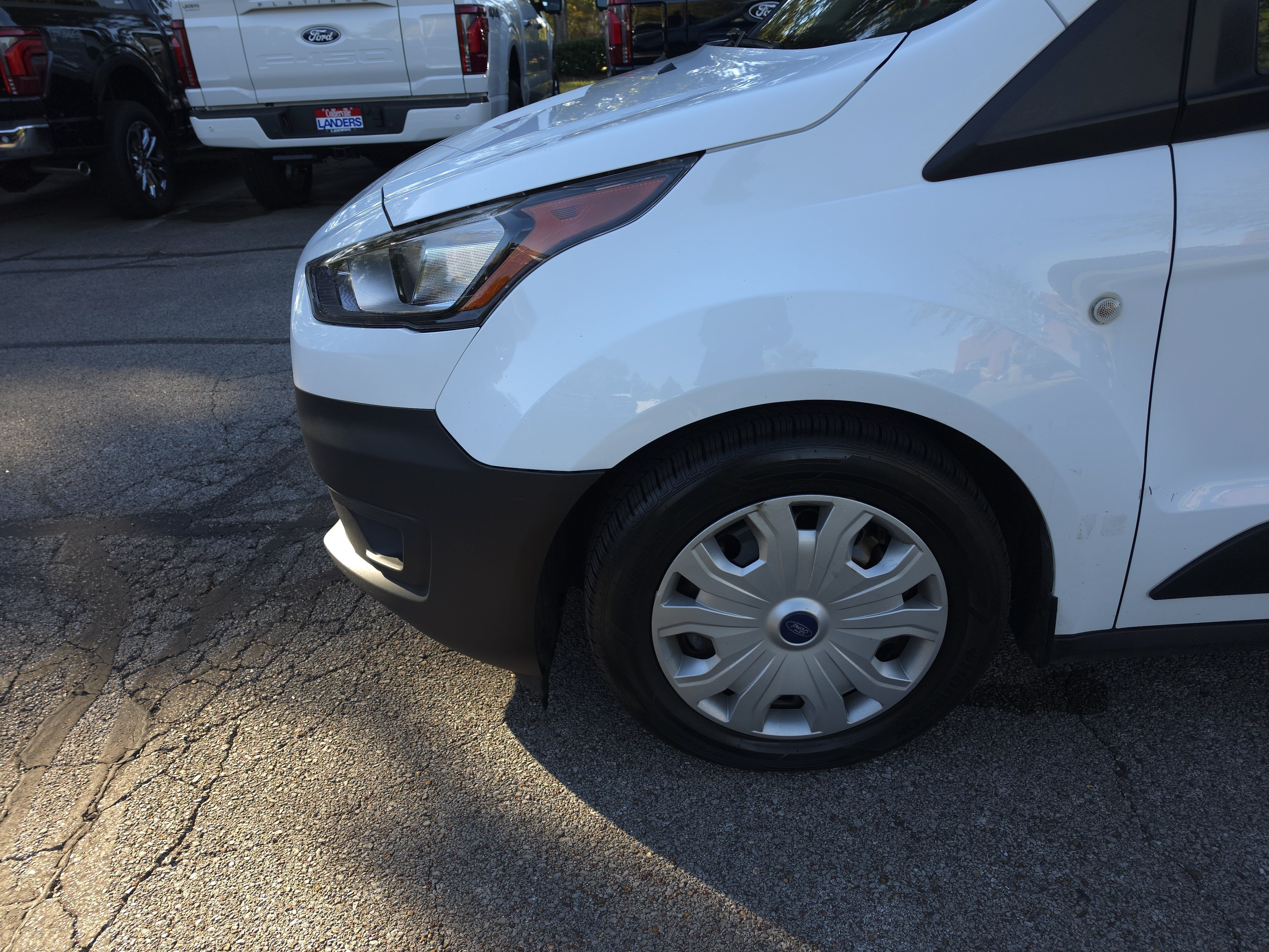Certified 2023 Ford Transit Connect XL FWD image 9