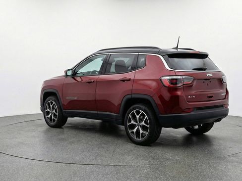 Used 2025 Jeep Compass Limited image 5