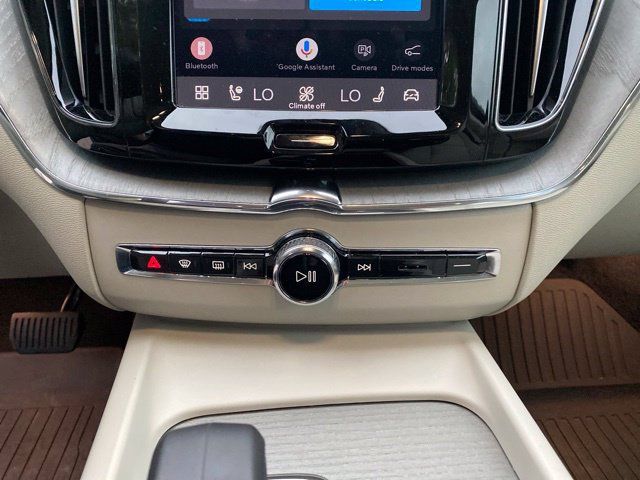 Used 2024 Volvo XC60 T8 Plus w/ Protection Package Premier AWD/4WD image 19