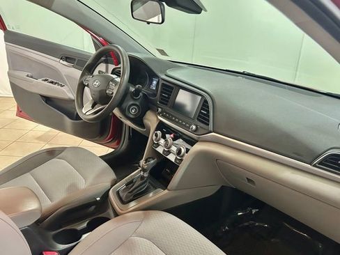 Used 2019 Hyundai Elantra SEL FWD image 18