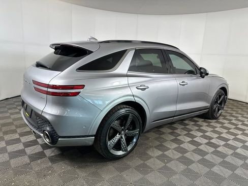 Used 2023 Genesis GV70 2.5T Sport Prestige w/ Sport Prestige Package image 3