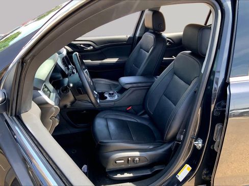 Used 2020 GMC Acadia SLT w/ Driver Alert Package II FWD image 7