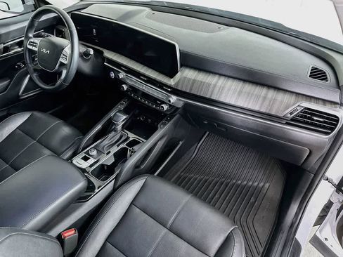 Used 2024 Kia Telluride EX w/ EX Captain's Chair Package FWD image 34