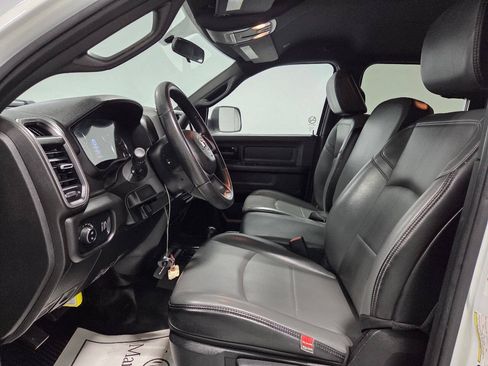 Used 2022 RAM 2500 Tradesman w/ Chrome Appearance Group AWD/4WD image 12