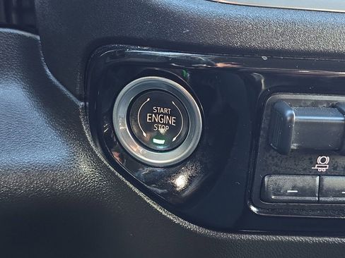 Certified 2025 Chevrolet Silverado 2500 LT w/ Convenience Package image 26