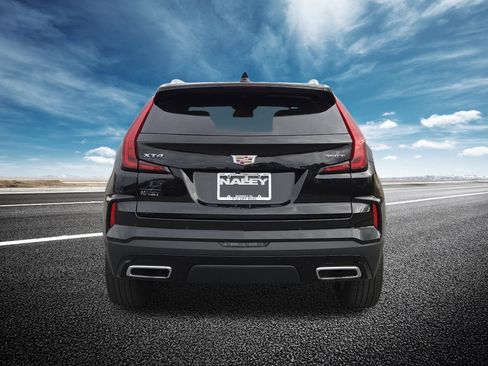 Used 2025 Cadillac XT4 Premium Luxury image 15