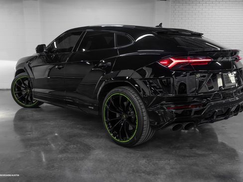 Used 2024 Lamborghini Urus S image 11