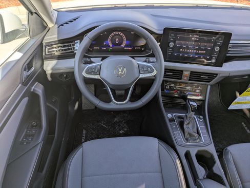 New 2026 Volkswagen Jetta SE FWD image 14