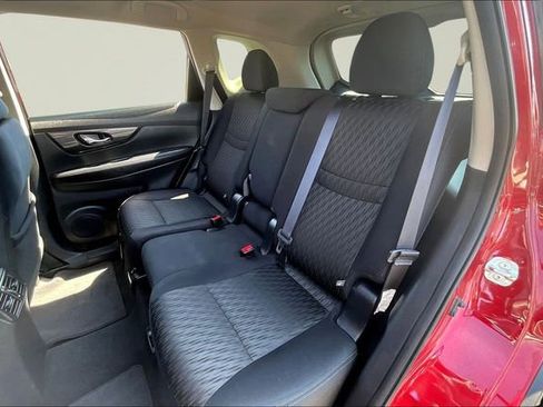 Used 2018 Nissan Rogue SV image 21