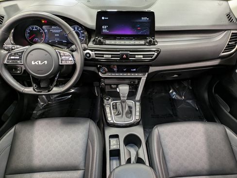Certified 2022 Kia Seltos SX w/ Sunroof Package image 23