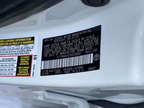 Used 2025 Toyota Camry LE FWD image 28