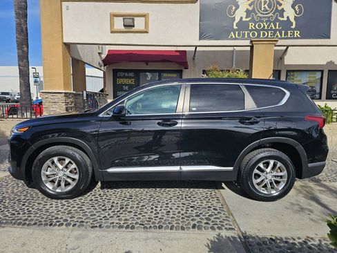 Used 2020 Hyundai Santa Fe SE w/ Cargo Package image 8