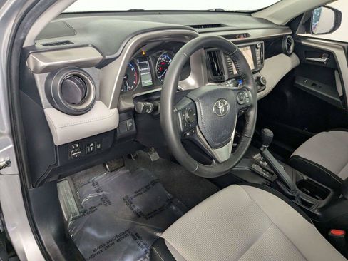 Used 2018 Toyota RAV4 XLE FWD image 14