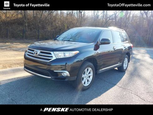 Used 2013 Toyota Highlander SE image 1