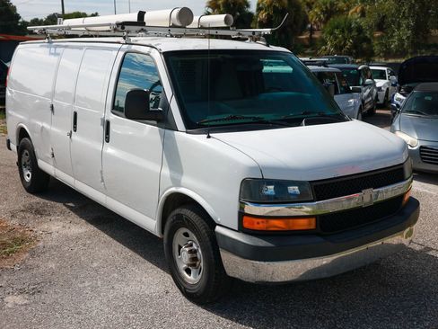 Used 2017 Chevrolet Express 2500 Extended RWD image 7