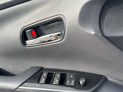 Used 2017 Toyota Prius Prime Premium image 24