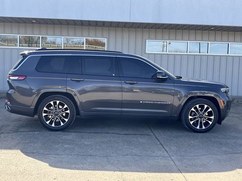 Used 2024 Jeep Grand Cherokee L Overland w/ Advanced Protech Group III image 2