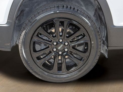 Used 2022 GMC Acadia SLE w/ Driver Convenience Package image 40