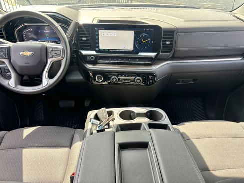 Used 2024 Chevrolet Silverado 1500 LT AWD/4WD image 12
