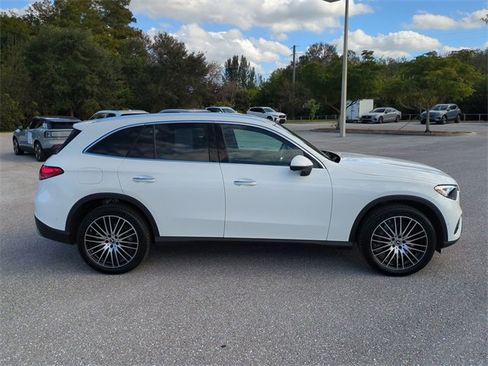 Used 2025 Mercedes-Benz GLC 300 image 3