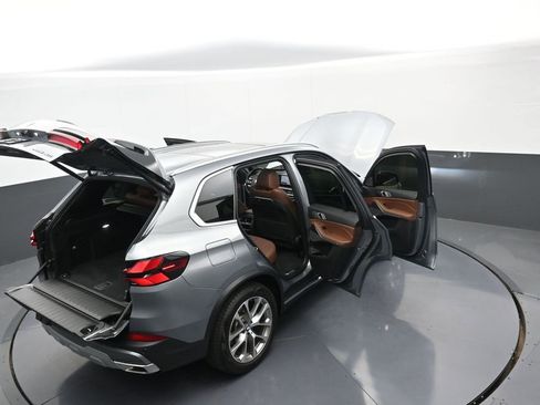 Used 2024 BMW X5 xDrive40i w/ Premium Package image 44