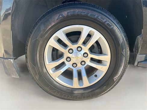 Used 2016 Chevrolet Suburban LS image 30