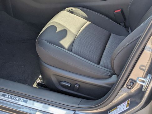 New 2025 Nissan Altima 2.5 SV w/ SV Special Edition Package image 4