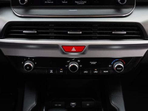 Used 2021 Kia Telluride LX AWD/4WD image 32