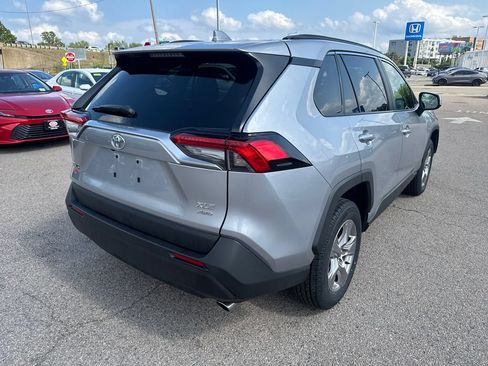 Used 2025 Toyota RAV4 XLE AWD/4WD image 7