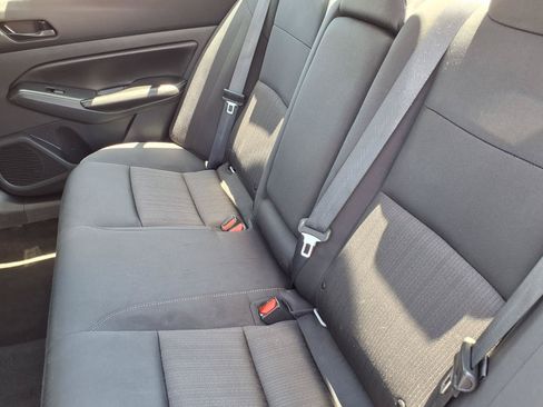 Used 2024 Nissan Altima 2.5 SV FWD image 6