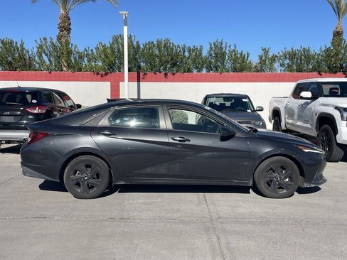 Used 2023 Hyundai Elantra SEL image 3