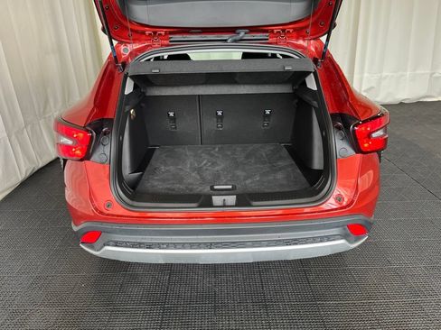 Used 2024 Chevrolet Trax LT w/ Driver Confidence Package FWD image 24