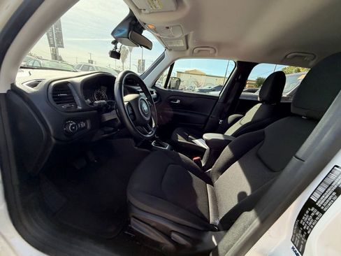Used 2019 Jeep Renegade Altitude w/ UConnect 8.4 Nav Group image 7