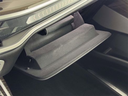 Used 2024 BMW X7 xDrive40i w/ Premium Package image 31