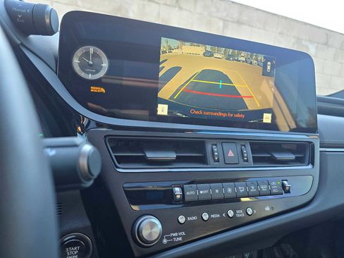 Used 2025 Lexus ES 350 w/ Premium Package image 28