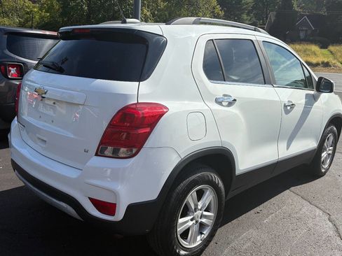 Used 2017 Chevrolet Trax LT w/ LT Convenience Package image 2