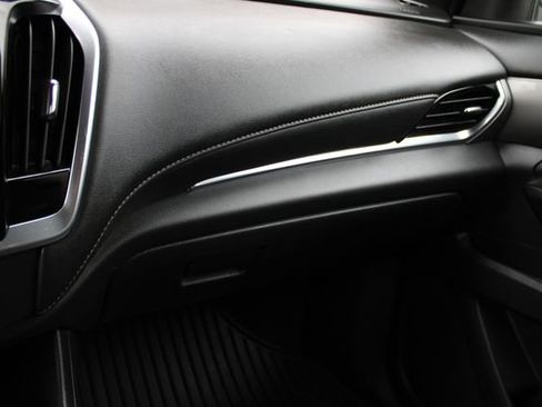 Used 2023 Chevrolet Traverse LT image 23