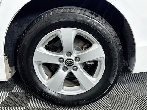 Used 2019 Toyota Sienna L image 35